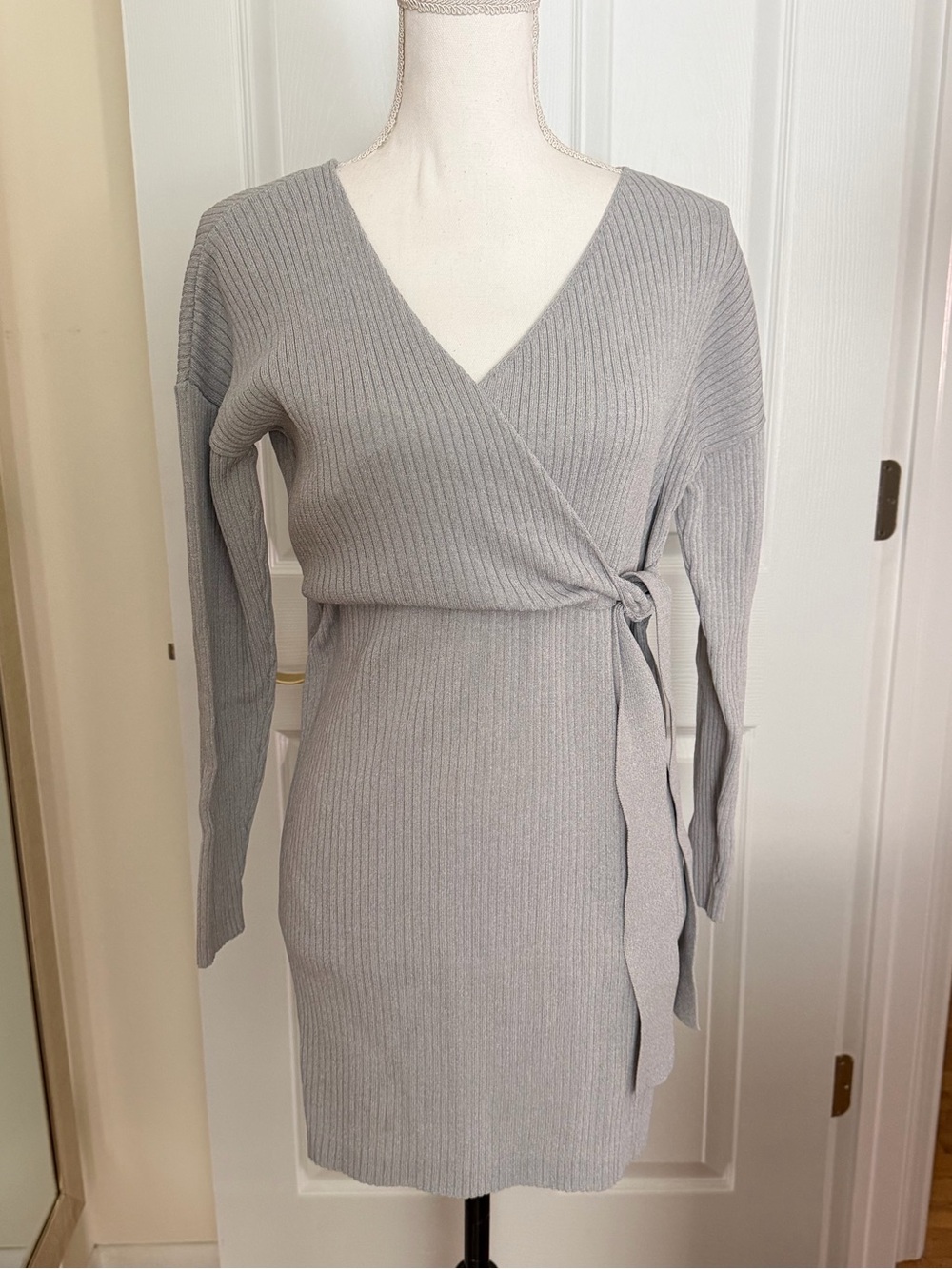 Guess Wrap Rib-Knit Long Sleeve Dress in Light Gray